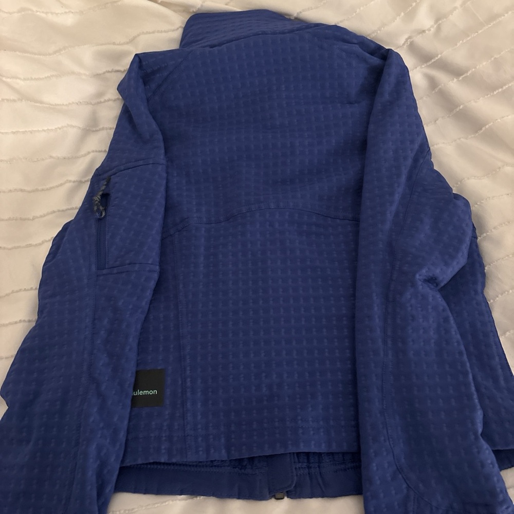 Women's Lululemon Jacket - Picture 2 of 3